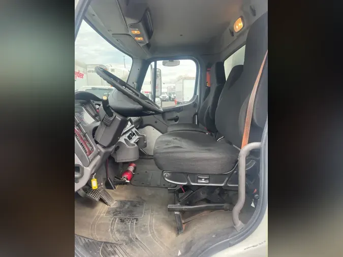 2018 FREIGHTLINER/MERCEDES M2 106