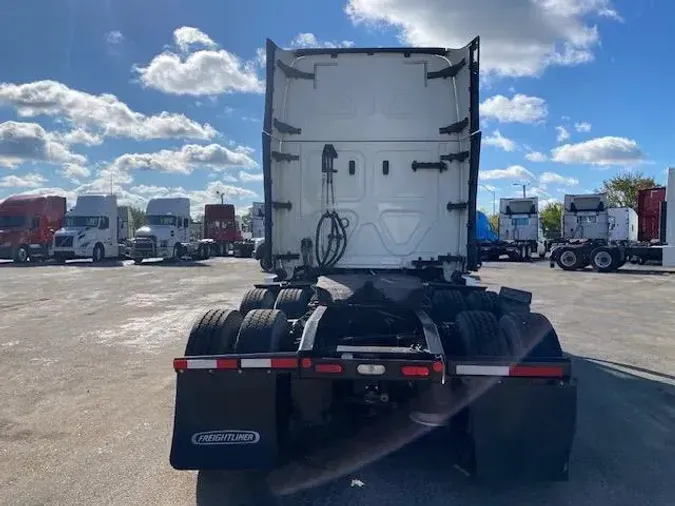 2020 Freightliner Cascadia