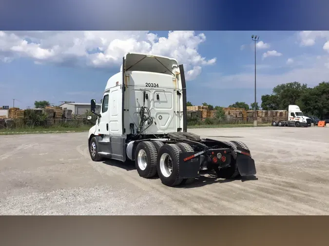 2020 Freightliner Cascadia 126