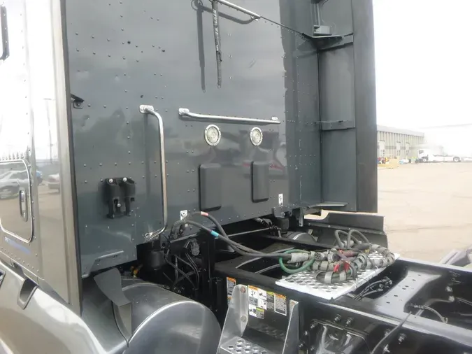 2022 Kenworth T680