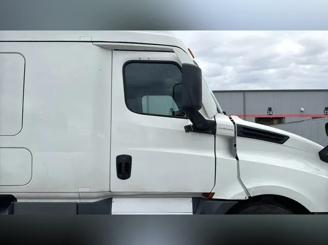2022 Freightliner Cascadia 126