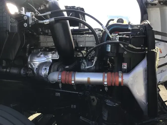 2021 FREIGHTLINER CA126