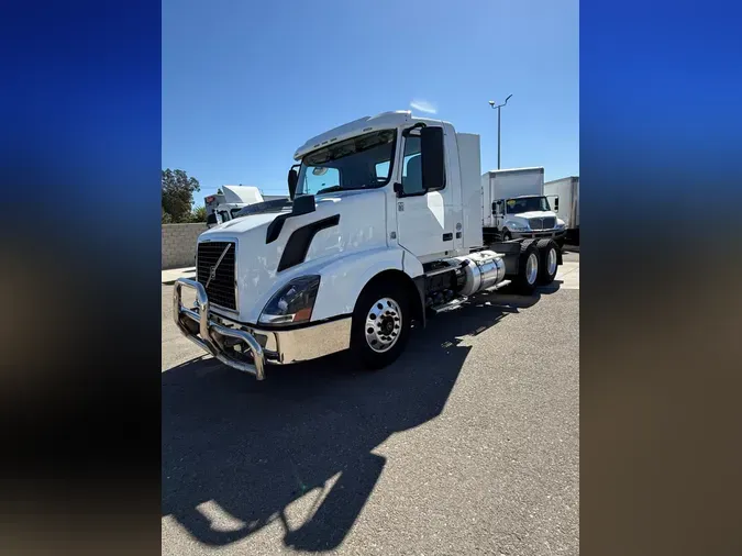 2018 VOLVO VNL64TRACTOR