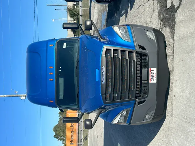 2019 Freightliner Cascadia 126