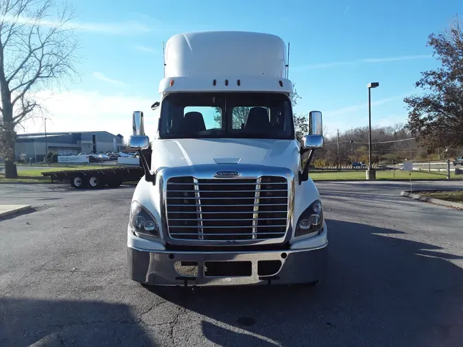 2018 FREIGHTLINER/MERCEDES CASCADIA 125