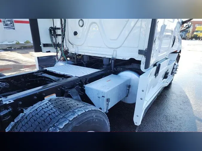 2021 FREIGHTLINER CASCADIA