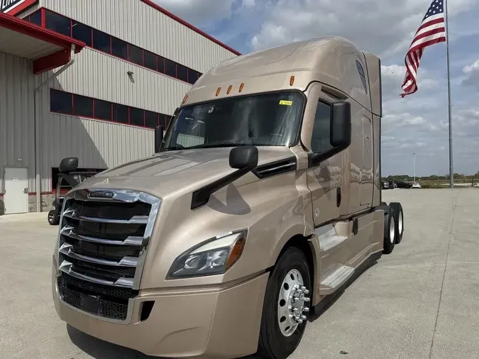 2022 Freightliner CASCADIA 126