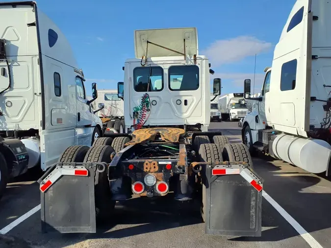 2019 FREIGHTLINER/MERCEDES CASCADIA 125