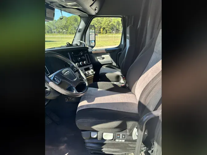 2020 Freightliner Cascadia