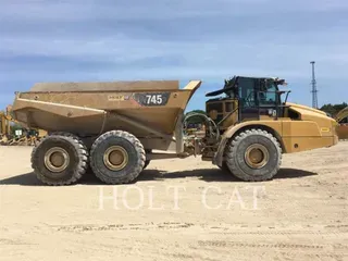 2018 Caterpillar 745