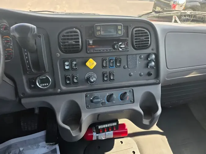 2019 FREIGHTLINER/MERCEDES M2 106