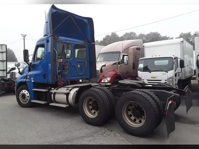 2017 FREIGHTLINER/MERCEDES CASCADIA 125