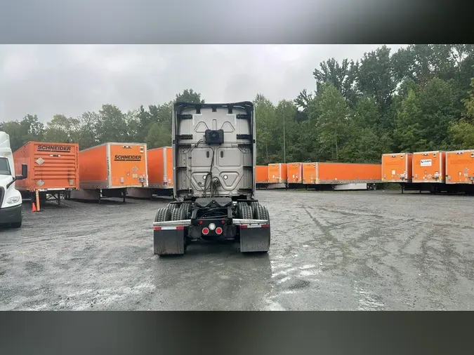 2023 Freightliner Cascadia 126