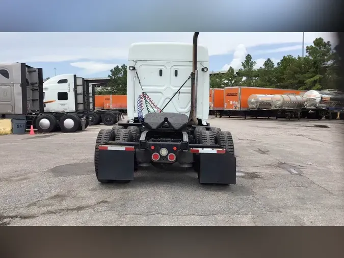 2020 Freightliner Cascadia 126