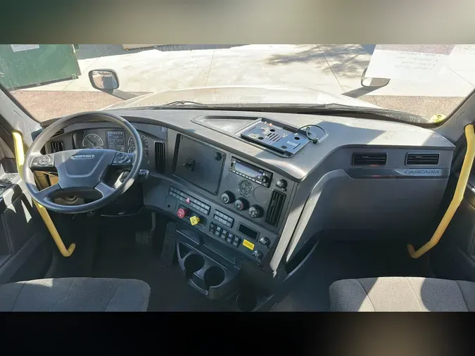 2024 Freightliner Cascadia 126