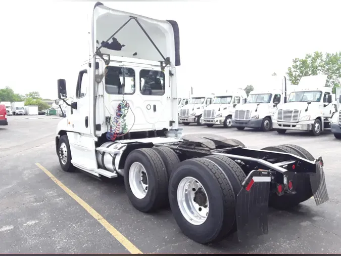 2018 FREIGHTLINER/MERCEDES CASCADIA 125