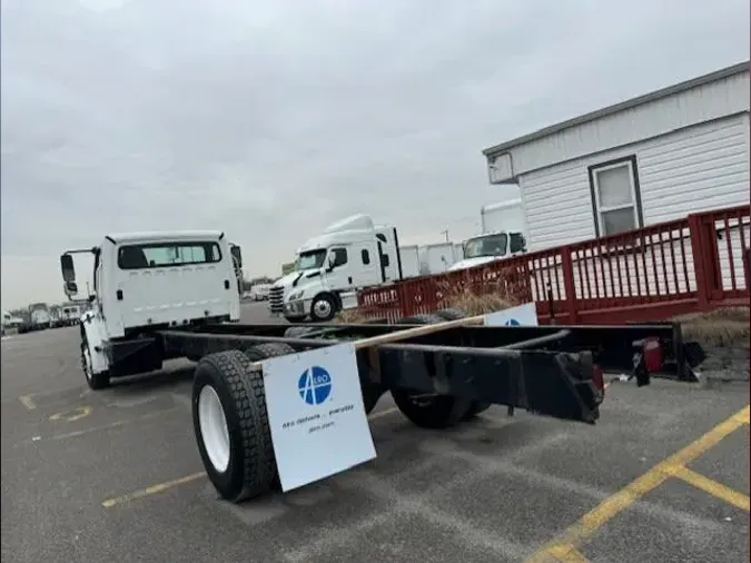 2018 FREIGHTLINER/MERCEDES M2 106