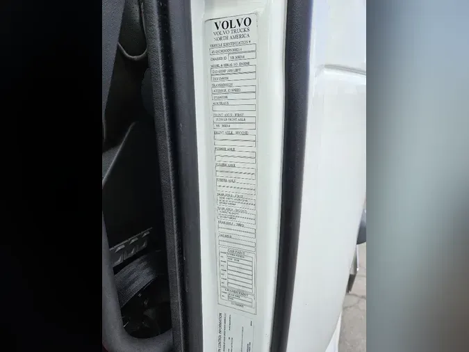 2023 VOLVO VNL64T860