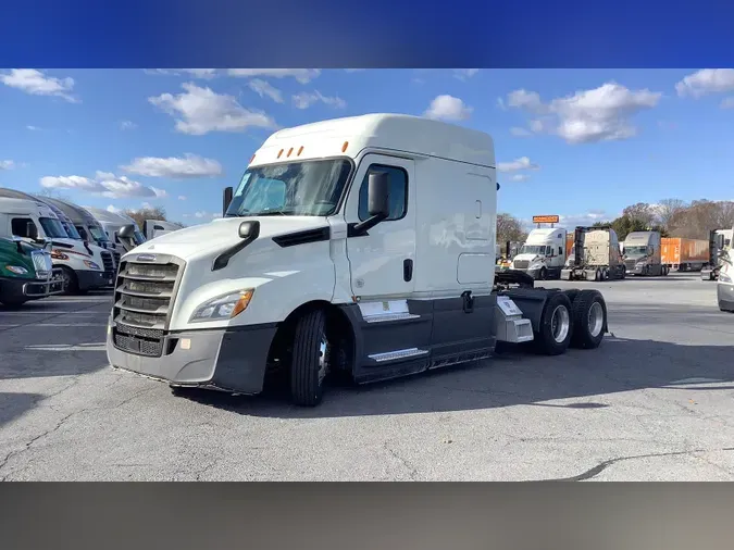 2020 Freightliner Cascadia 126df090f896e4e83c8ccbee18254435a38