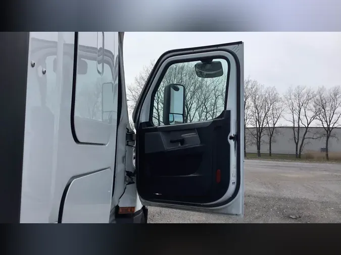 2021 Freightliner Cascadia 126