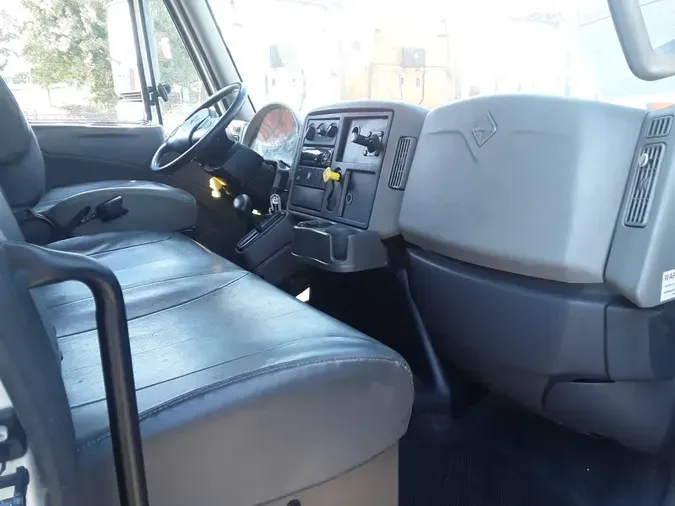 2018 NAVISTAR INTERNATIONAL 4300 LP