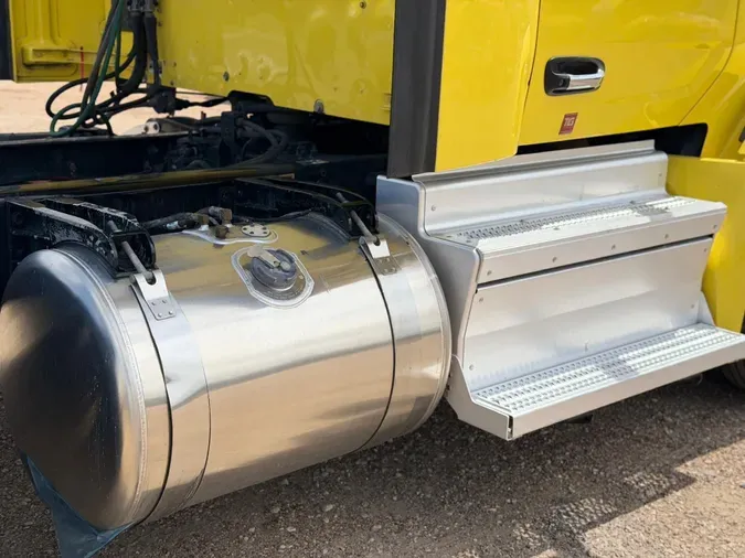 2023 Peterbilt 579