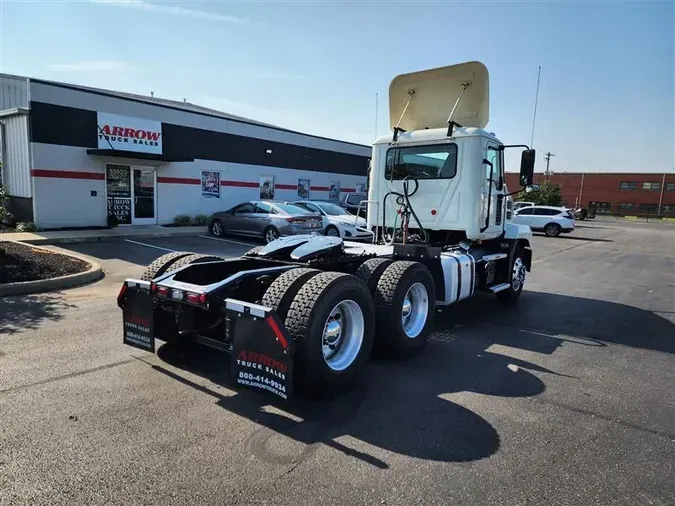 2021 MACK AN64T