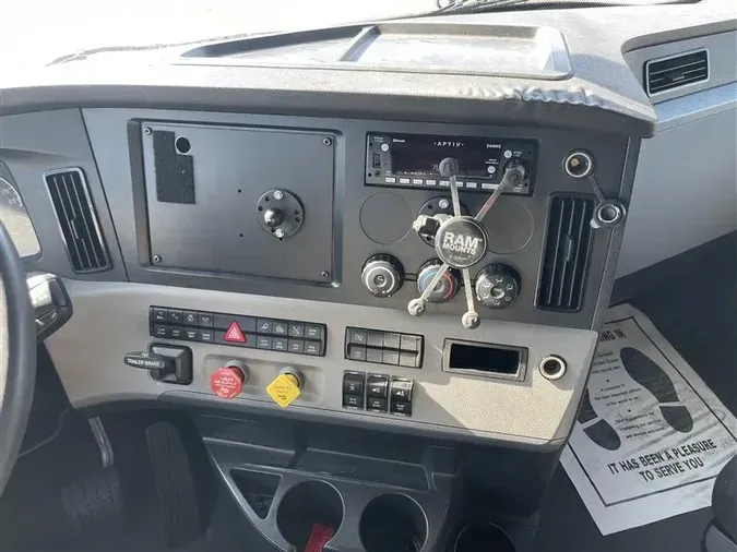 2020 FREIGHTLINER CA126