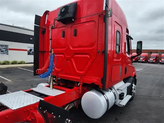 2021 FREIGHTLINER CA116