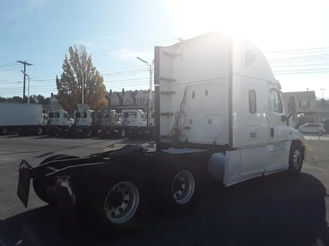 2018 FREIGHTLINER/MERCEDES CASCADIA 125