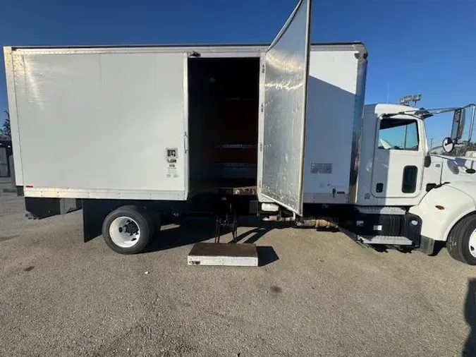 2019 Peterbilt 325