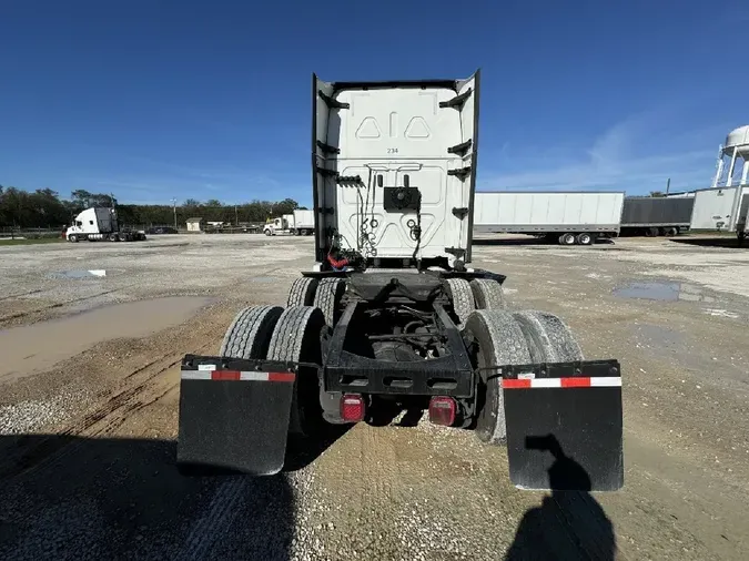 2023 FREIGHTLINER Cascadia 126