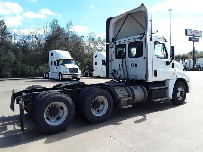 2018 FREIGHTLINER/MERCEDES CASCADIA 125