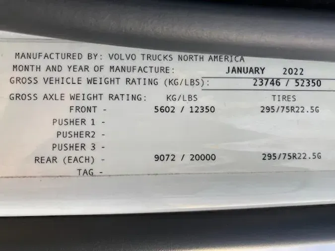 2023 Volvo VNR64T400