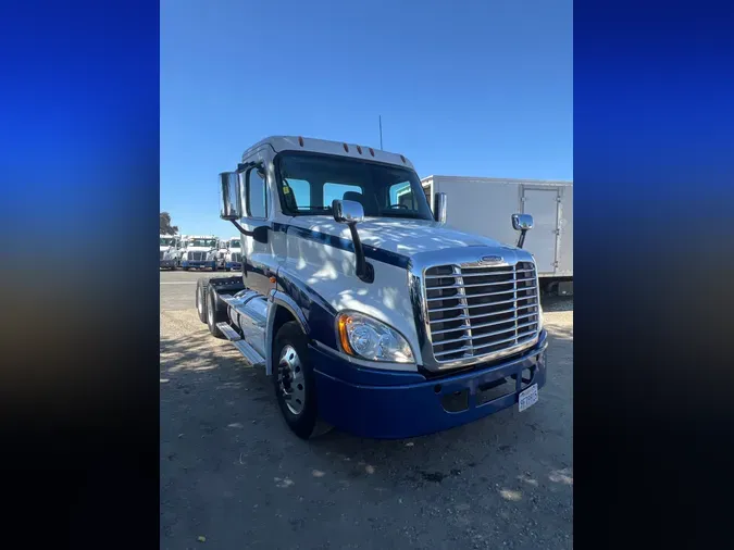 2018 FREIGHTLINER/MERCEDES CASCADIA 125