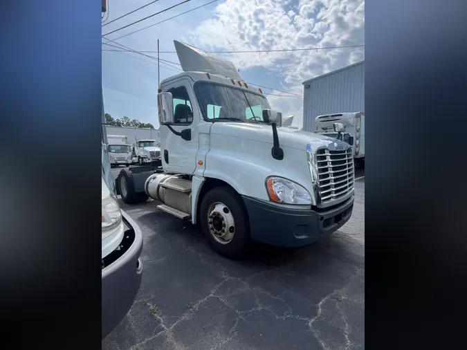 2019 FREIGHTLINER/MERCEDES CASCADIA 125