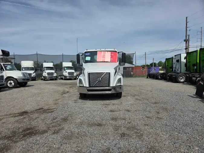 2019 VOLVO VNL64T-300