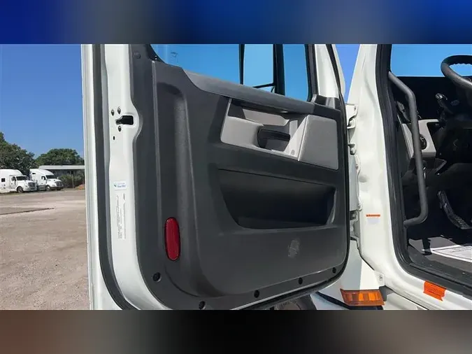 2020 FREIGHTLINER CA126