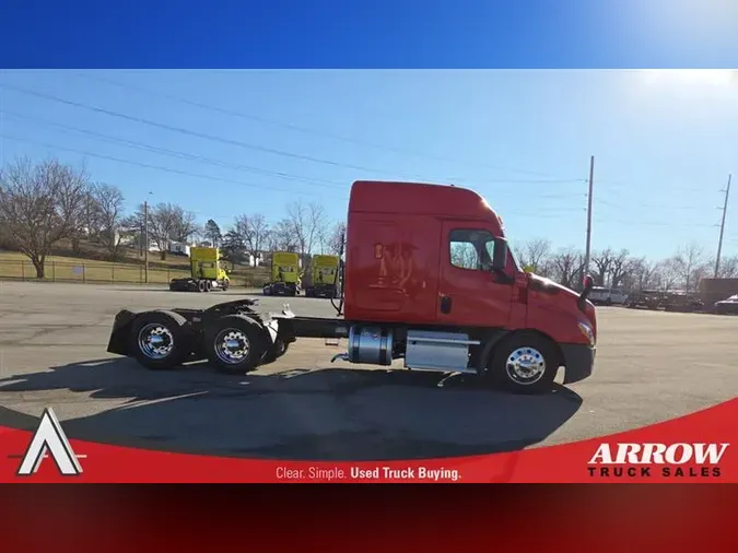 2020 FREIGHTLINER CA116