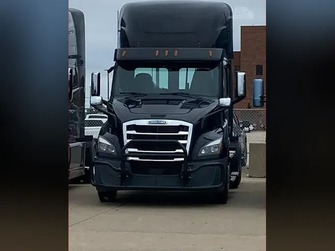 2022 FREIGHTLINER CASCADIA 116