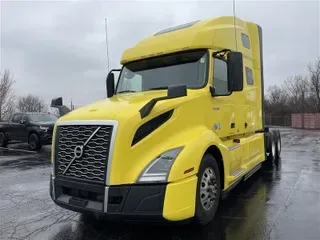 2021 VOLVO VNL64T760