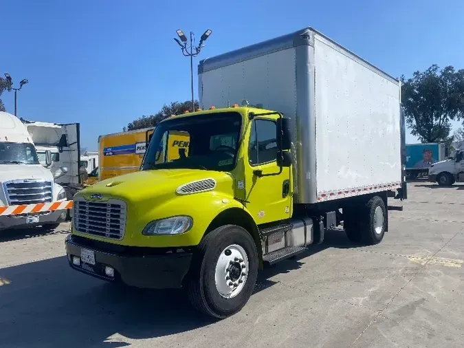 2016 Freightliner M2