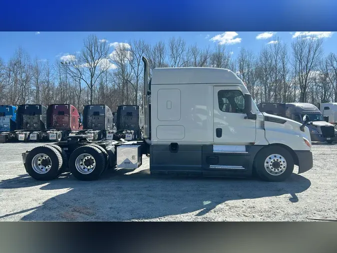 2022 Freightliner Cascadia 126