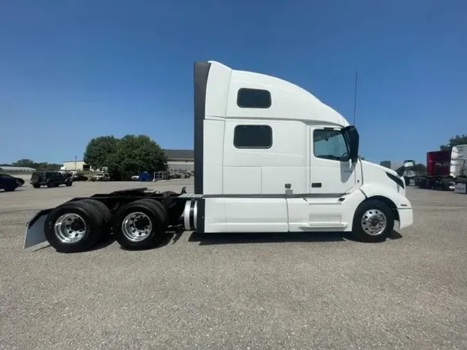 2022 VOLVO VNL64T860