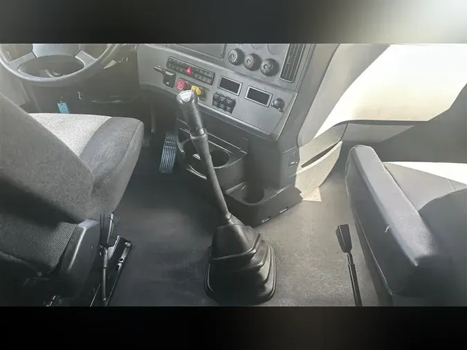 2021 FREIGHTLINER CA126