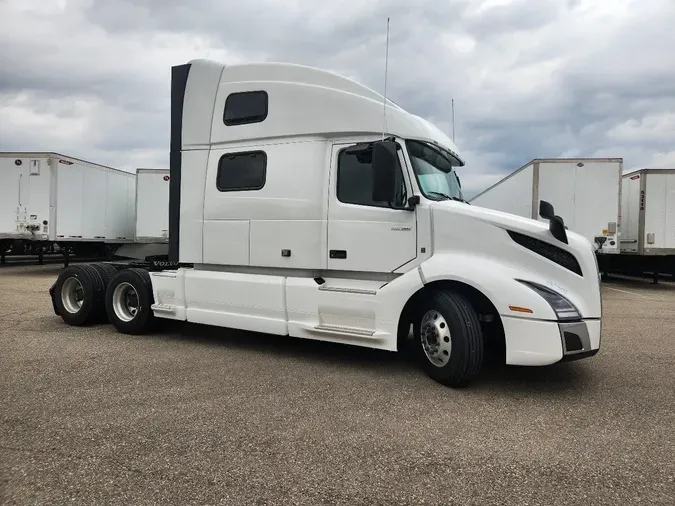 2022 VOLVO VNL64T860