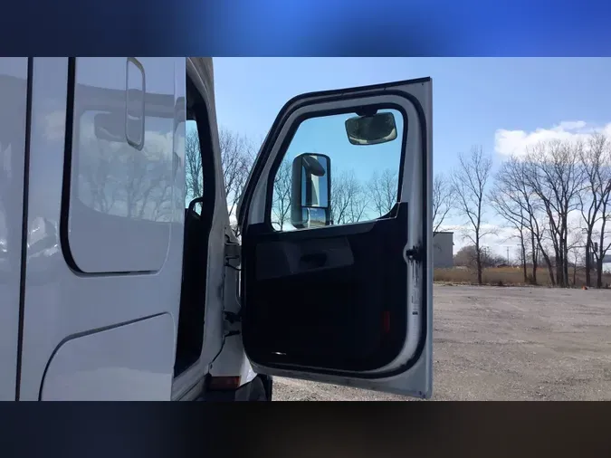 2021 Freightliner Cascadia 126