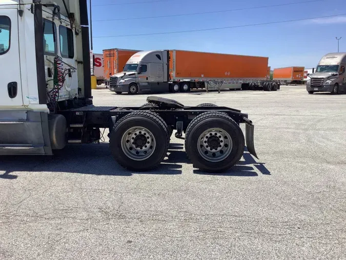 2019 Freightliner Cascadia 125df423ae41582d599fe4afd15556d206b