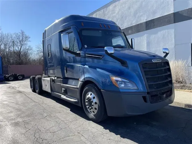 2021 FREIGHTLINER CA126