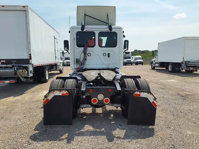 2020 FREIGHTLINER CASCADIA 113